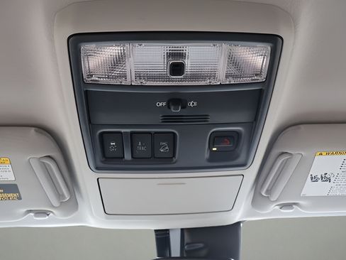 Used 2021 Toyota 4Runner SR5 AWD/4WD image 35