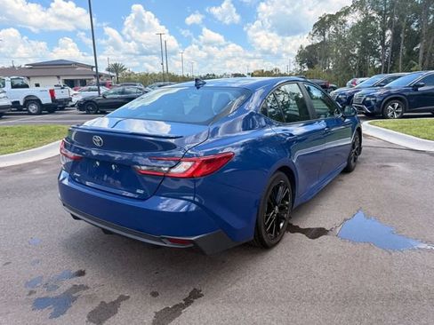 Used 2025 Toyota Camry SE FWD image 12