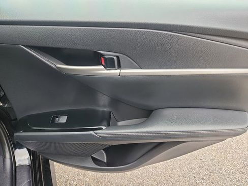 Used 2025 Toyota Camry XLE image 31