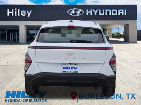 New 2026 Hyundai Kona SE image 5