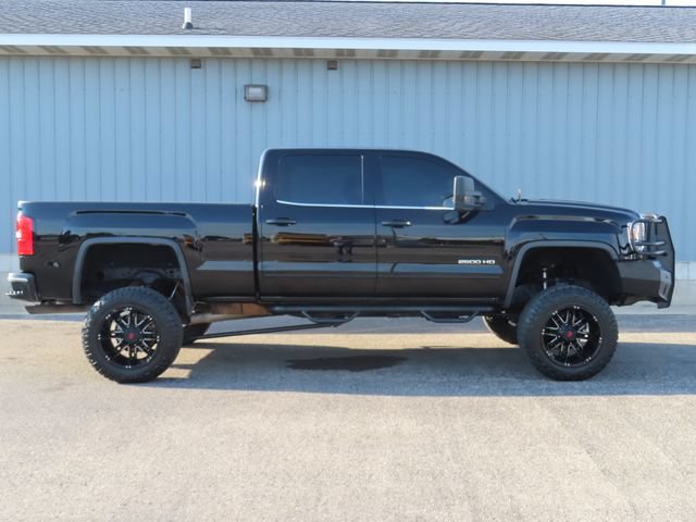 Used 2017 GMC Sierra 2500 SLE w/ Suspension Package, Off-Road AWD/4WD image 2