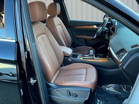 Used 2021 Audi Q5 2.0T Premium w/ Convenience Package image 29