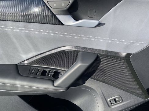 New 2026 Volkswagen Tiguan SE image 17