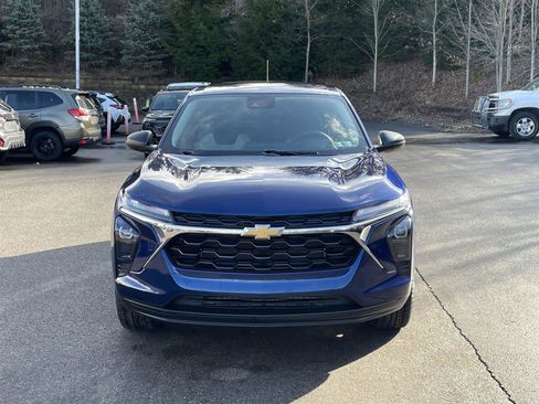 Used 2024 Chevrolet Trax LS image 8