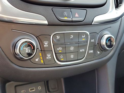 Used 2023 Chevrolet Equinox LT image 27