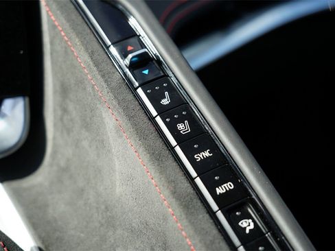 Used 2023 Chevrolet Corvette Stingray Premium Conv w/ Z51 Performance Package image 30