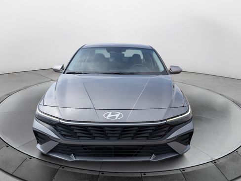 Used 2024 Hyundai Elantra SEL FWD image 8