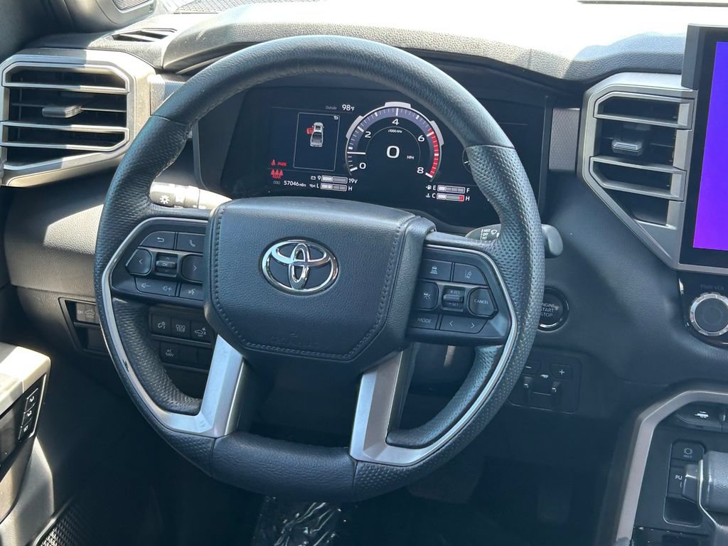 Used 2025 Toyota Tundra Limited AWD/4WD image 45