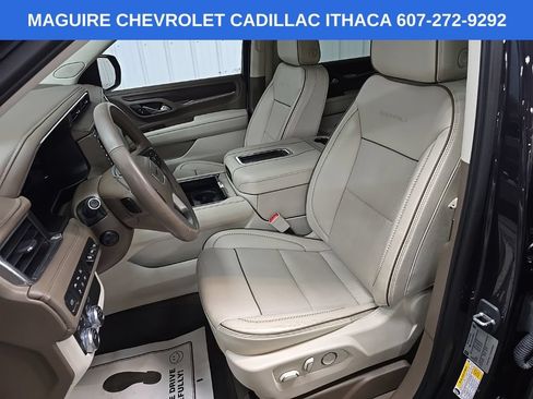 Used 2023 GMC Yukon XL Denali AWD/4WD image 31