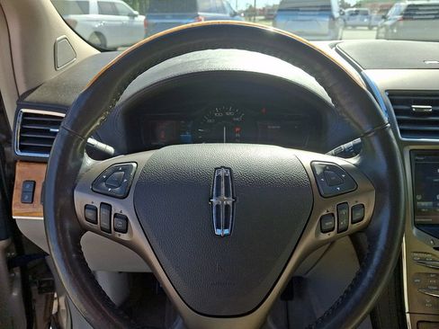 Used 2011 Lincoln MKX 2WD w/ 101A Rapid Spec Order Code image 18