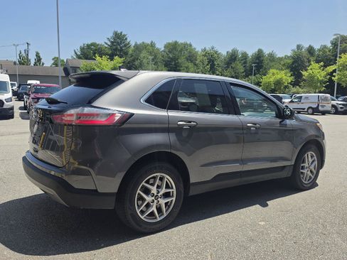 Used 2024 Ford Edge SEL AWD/4WD image 3