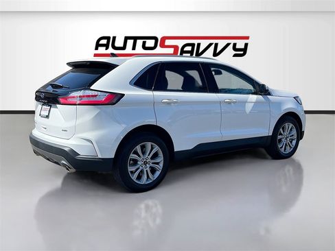 Used 2024 Ford Edge Titanium image 7