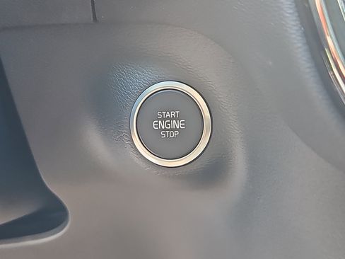 New 2026 Volvo XC40 B5 Plus w/ Protection Package Premier image 13