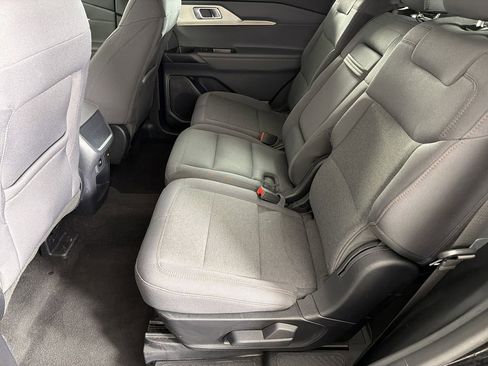 Used 2025 Ford Explorer Active image 20