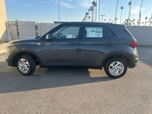 New 2026 Hyundai Venue SE image 5