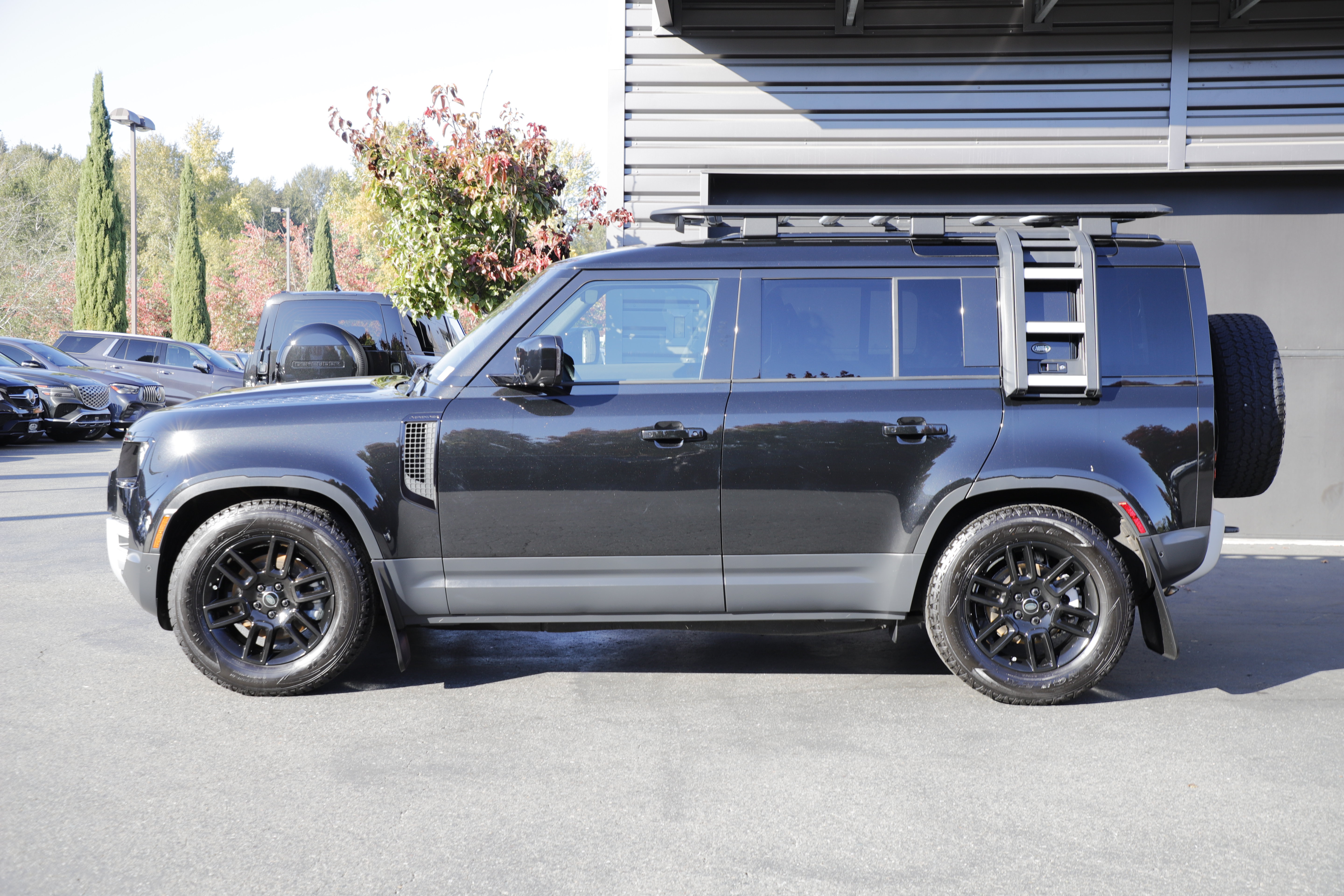 Used 2023 Land Rover Defender 110 S AWD/4WD image 7