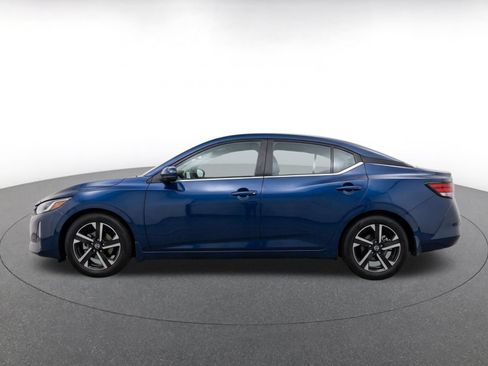 Used 2025 Nissan Sentra SV FWD image 4