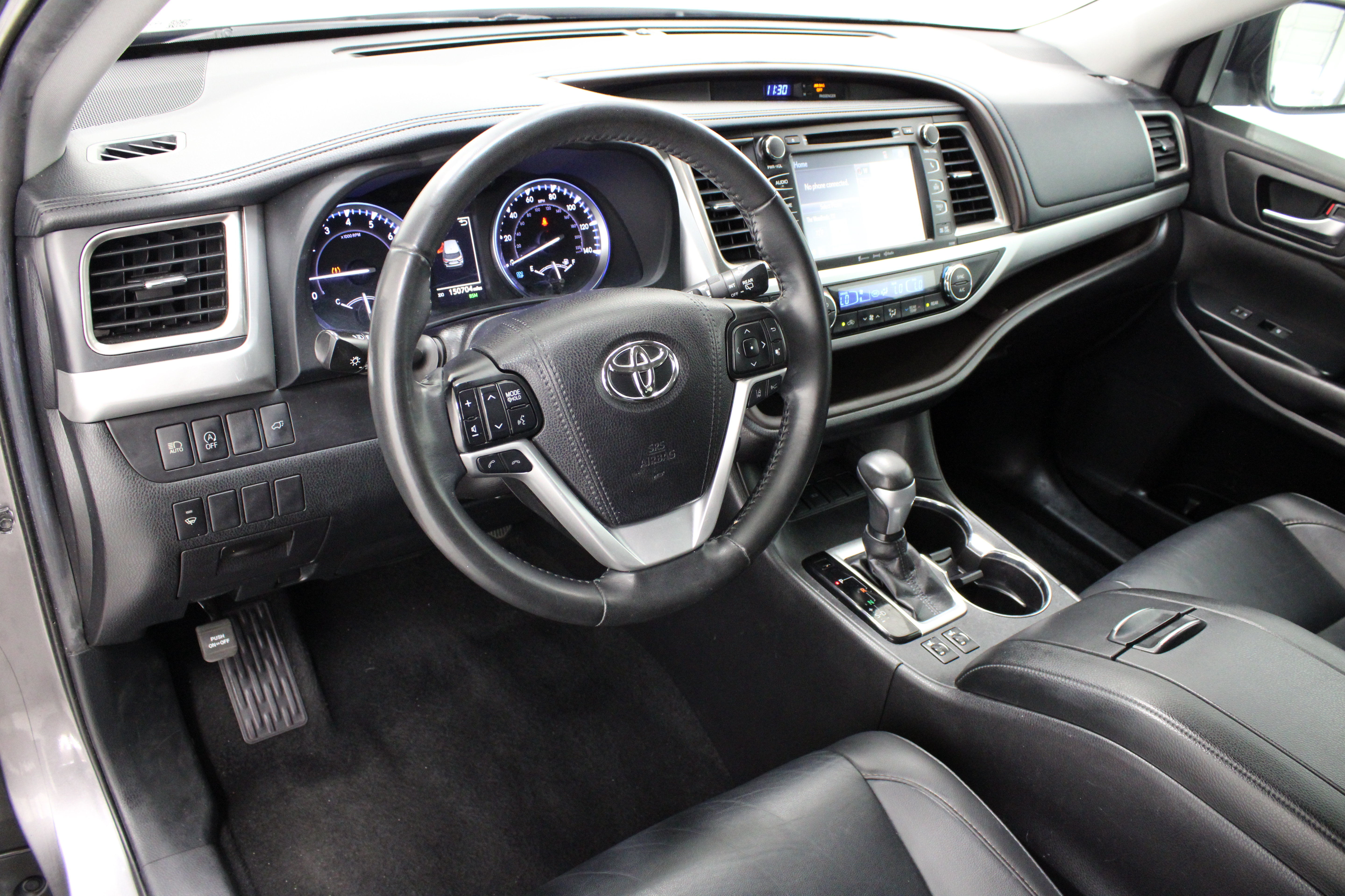 Used 2019 Toyota Highlander XLE FWD image 13