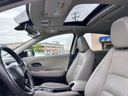 Used 2019 Honda HR-V EX-L image 8