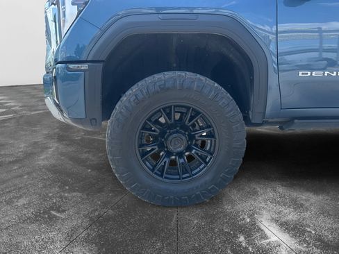 Used 2025 GMC Sierra 2500 Denali w/ Denali Reserve Package AWD/4WD image 9