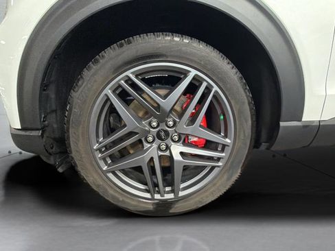 Used 2025 Ford Explorer ST-Line w/ ST-Line Street Pack image 26