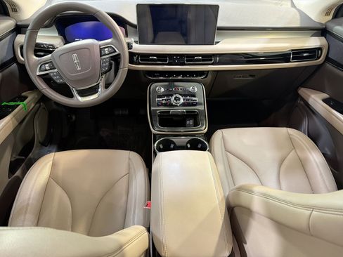 Used 2023 Lincoln Nautilus AWD w/ Premium Package image 22