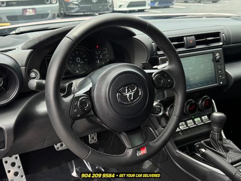 Used 2023 Toyota GR86 Premium w/ ALL Weather Mat Package (TMS) RWD image 18