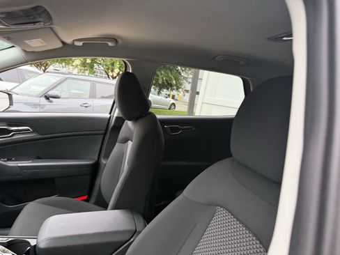 New 2025 Kia Sportage LX image 25