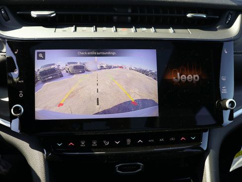 New 2026 Jeep Grand Cherokee Limited AWD/4WD image 18