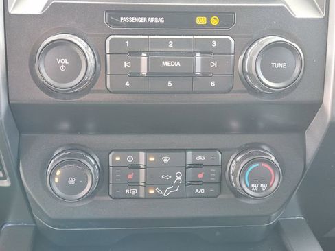 Used 2021 Ford F250 XLT w/ XLT Premium Package image 19