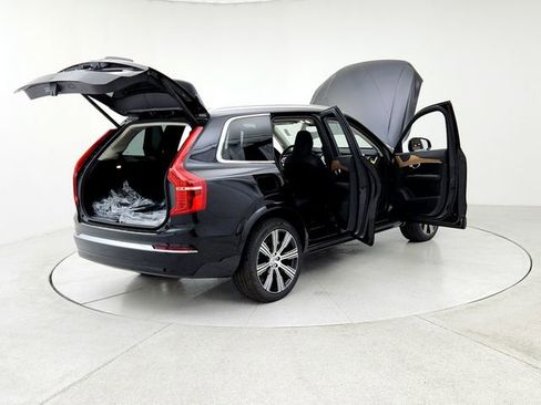 New 2025 Volvo XC90 B6 Plus w/ Protection Package Premier image 11