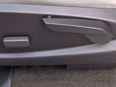 Used 2017 GMC Canyon 2WD Crew Cab w/ Convenience Package image 10