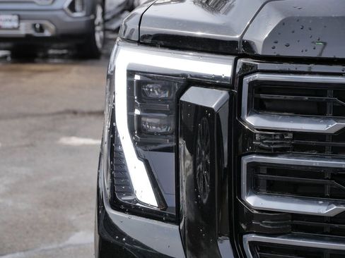 Used 2025 GMC Sierra 2500 AT4 w/ AT4 Premium Plus Package AWD/4WD image 3
