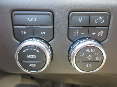 New 2026 GMC Sierra 1500 SLT w/ SLT Premium Package image 16