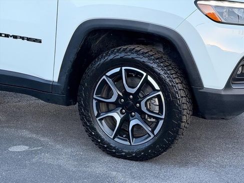 Used 2024 Jeep Compass Trailhawk w/ Trailhawk Elite Group image 24