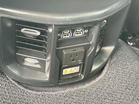 Used 2024 RAM 2500 Laramie w/ Safety Group AWD/4WD image 29