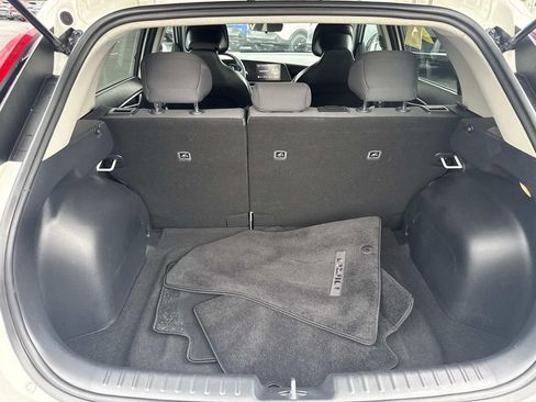 Used 2025 Kia Niro LX FWD image 7