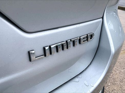 Used 2023 Jeep Grand Cherokee Limited w/ Trailer Tow Prep Group (B) RWD image 10