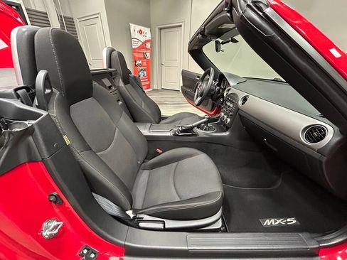 Used 2012 MAZDA MX-5 Miata Sport w/ Convenience Pkg RWD image 35