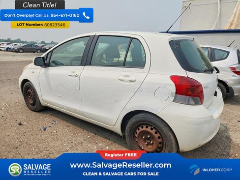 Used 2010 Toyota Yaris 4-Door Hatchback FWD image 3