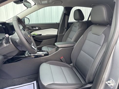 New 2026 Chevrolet Trax LT w/ Driver Confidence Package FWD image 13