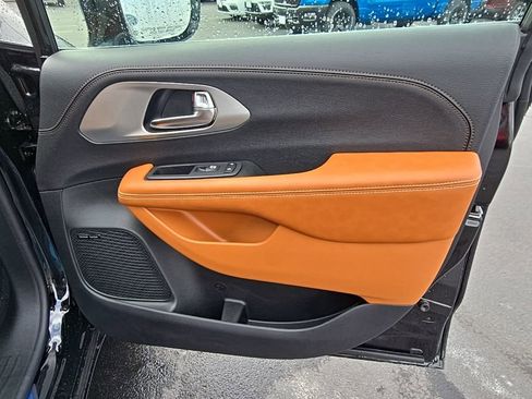 New 2026 Chrysler Pacifica Pinnacle image 58