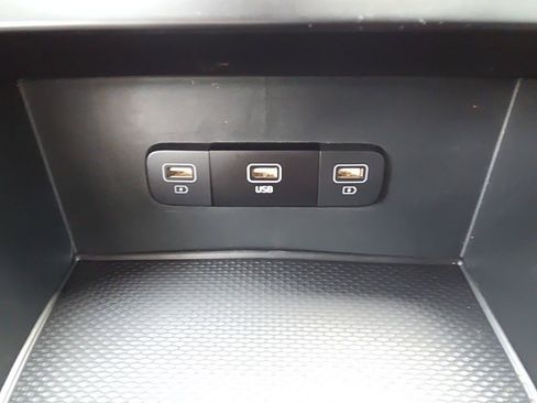 Used 2024 Kia Carnival LX image 44