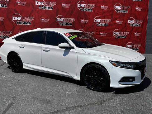 Used 2018 Honda Accord Sport image 4