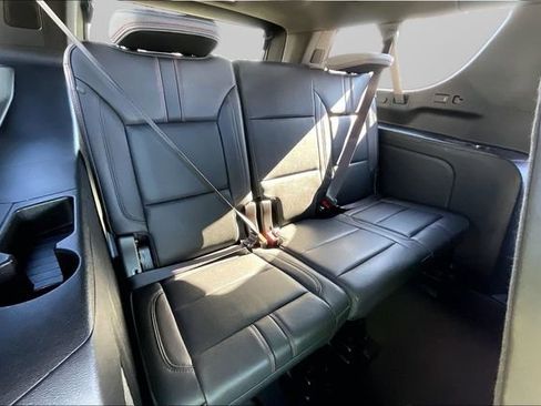 Certified 2024 Chevrolet Suburban RST AWD/4WD image 28
