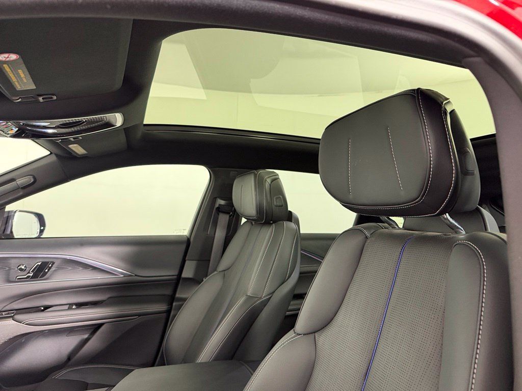 Used 2024 Cadillac Lyriq Sport RWD image 20