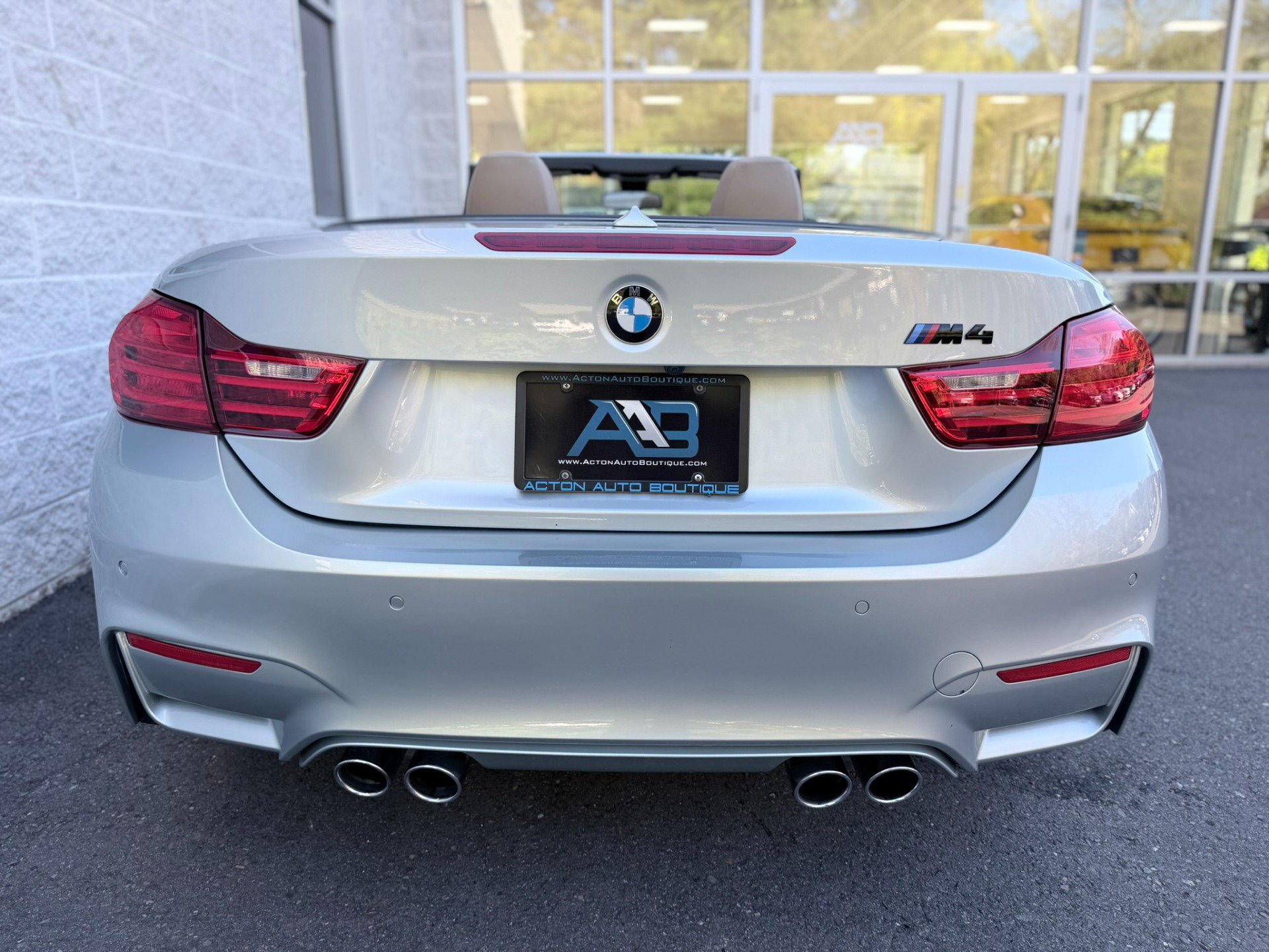 Used 2015 BMW M4 Convertible RWD image 34