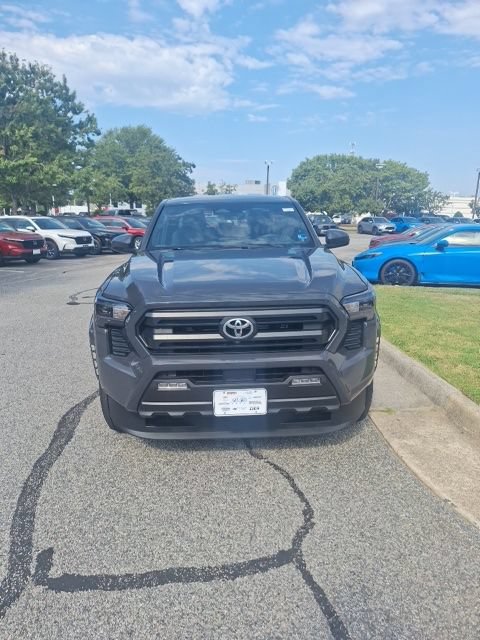 Used 2025 Toyota Tacoma SR5 AWD/4WD image 2