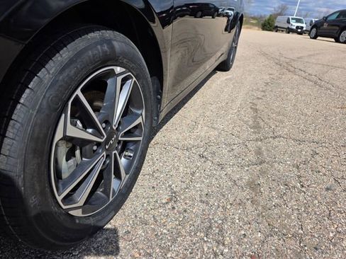 Used 2024 Kia Forte LXS image 30