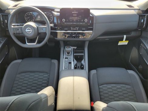 New 2025 Nissan Pathfinder SV image 18